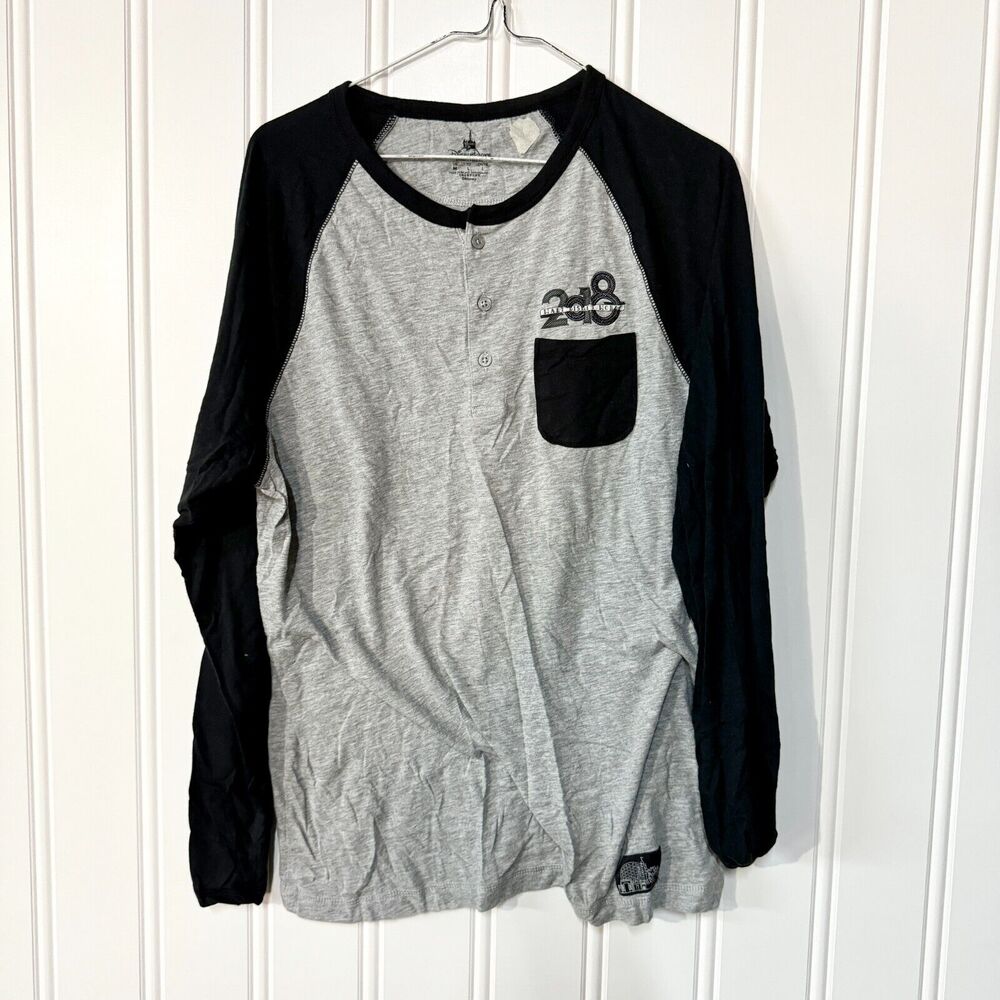 DISNEY PARK Shirt Women Size Medium Henley 3/4 Sleeve Grey Black Character Shirt